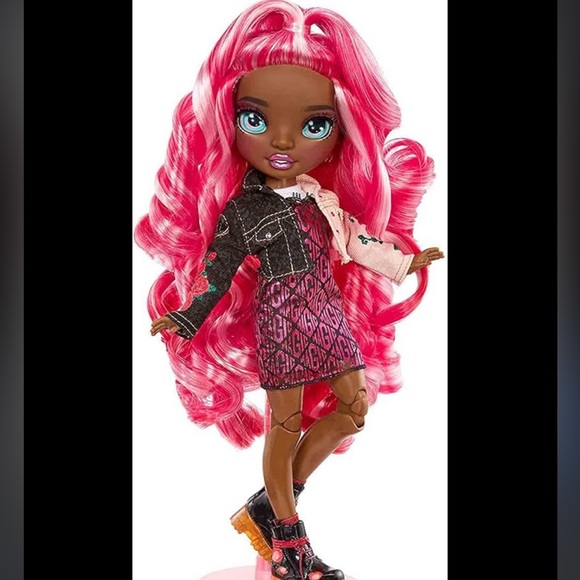 Rainbow High Series 3 Daria Roselyn Fashion Doll New In Box with two outfit - Picture 5 of 14